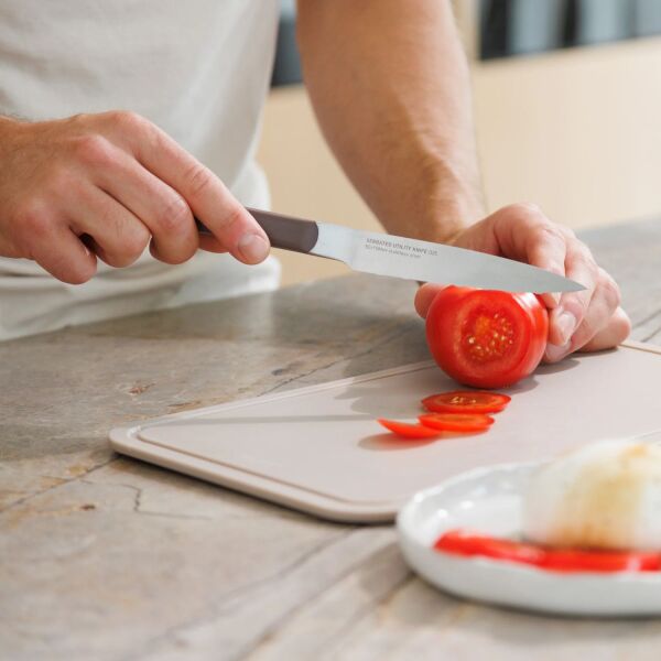 Berghoff Home Elements Tırtıklı Çok Amaçlı Bıçak 11,50cm Peppercorn (1)