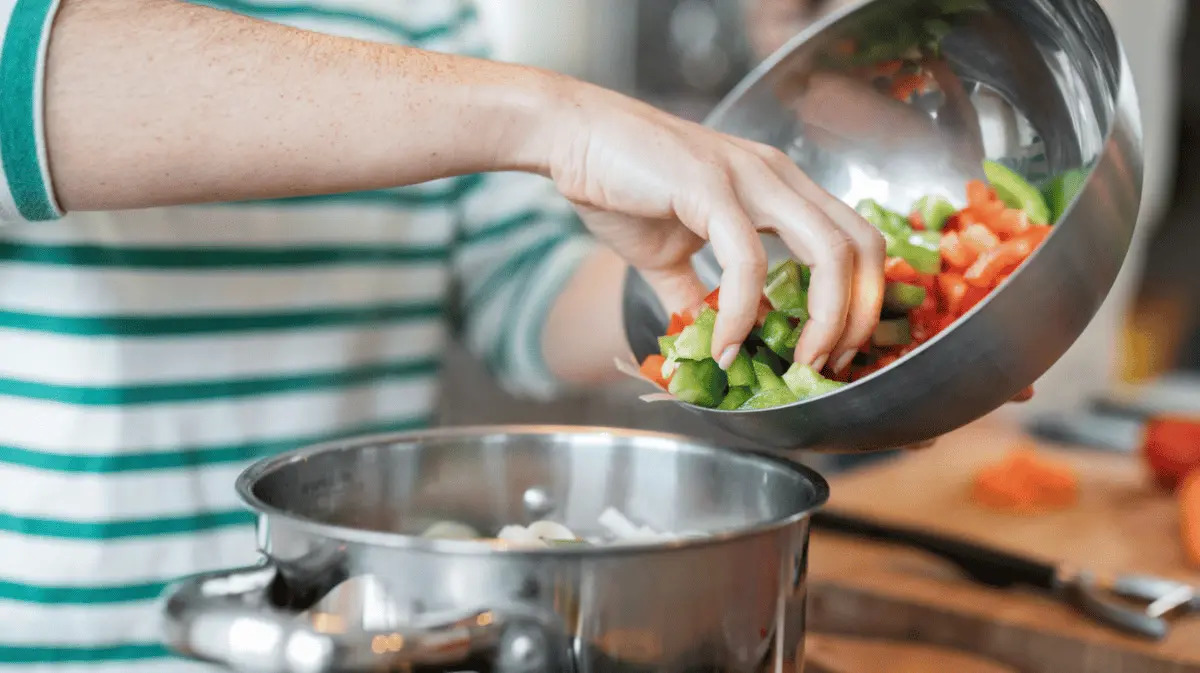 Çelik Tencerede Lezzetli ve Pratik Sebze Yemeği Tarifleri